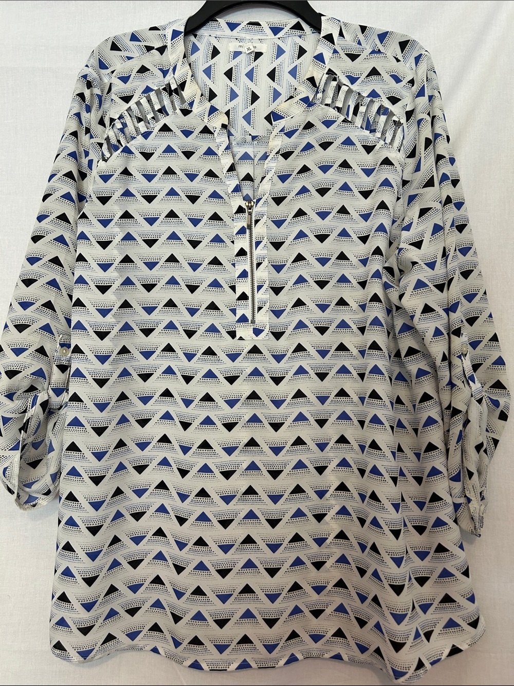 Women's Geometric Print V-Neck Tunic Top in White, Black & Blue
